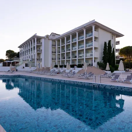 Avalon Palace 4*