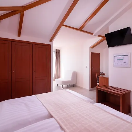 Avalon Palace (adults Only)