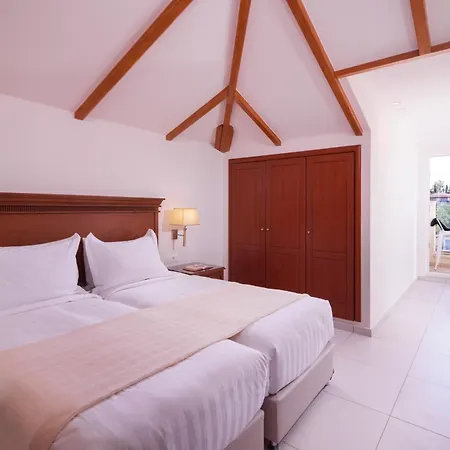 מלון Avalon Palace (adults Only) 4*